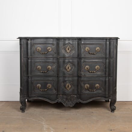 18th Century French Serpentine Commode CC8127615