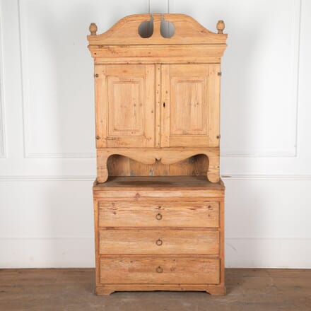 18th Century Swedish Pine Dresser CU7432201