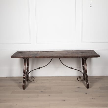 18th Century Walnut Table TA5231455