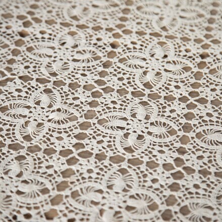 20th Century Small Crochet Table Cloth RT4631133