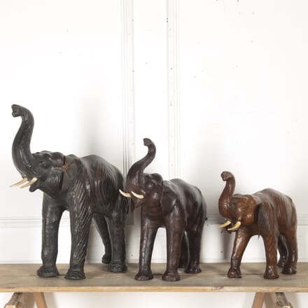 Family of Three Elephants DA7914960
