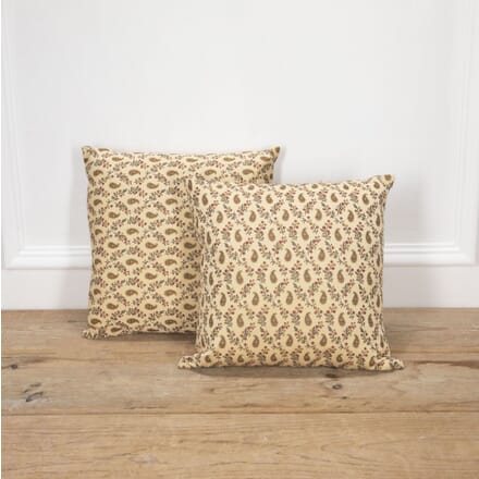 Contemporary Small All-Over Paisley Cushion RT7033145