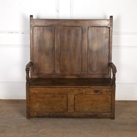 Early 20th Century English Pine and Oak Box Settle CH8225168