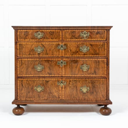 Early 18th Century Walnut Chest of Drawers CC0624521