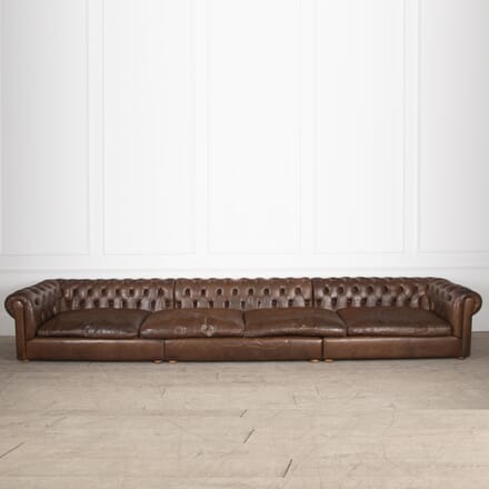 Large 20th Century Leather Chesterfield Sofa CH4330295