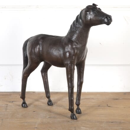 Leather Horse Model DA7916574