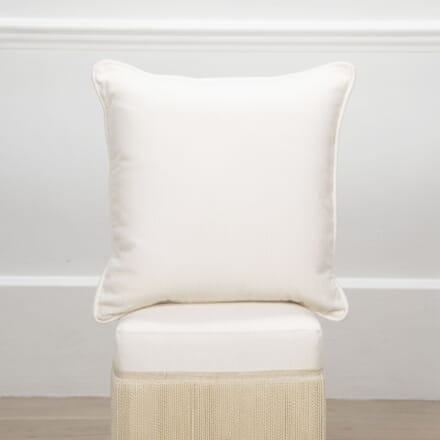 Lorfords Contemporary: Luxury Square Scatter Cushion With Piping RT9533235