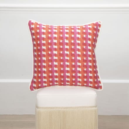 Lorfords Contemporary: Square Cushion with Piping RT9533237