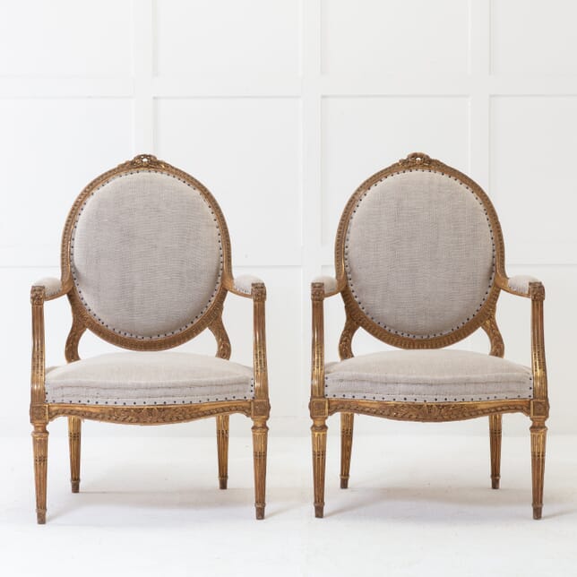 Pair of 1920s French Gilt Carved Wood Armchairs CH0620442
