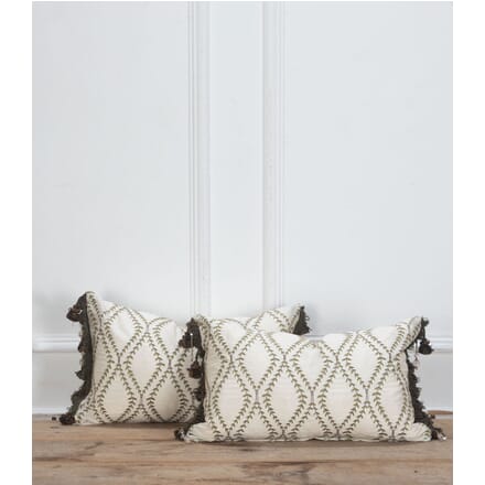 Pair of Cream and Green Leaf Cushions RT5934206