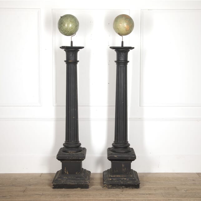 Pair of Globes on Columns DA3515511