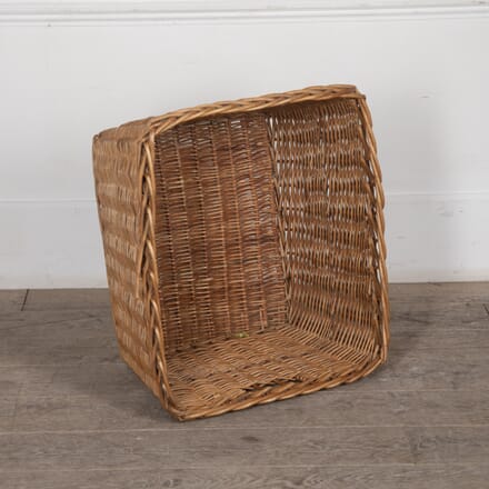 20th Century Willow Laundry Basket DA0525911