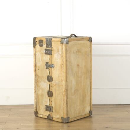 White Leather Travelling Trunk CB739173